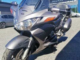 Moottoripyörä Honda ST 2005 13686397