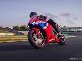 Moottoripyörä Honda CBR 2025 15375295