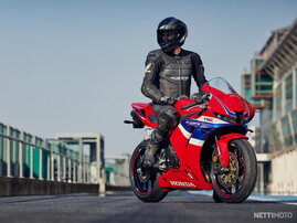 Moottoripyörä Honda CBR 2025 15375306