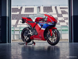 Moottoripyörä Honda CBR 2025 15375307
