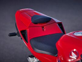 Moottoripyörä Honda CBR 2025 15375313