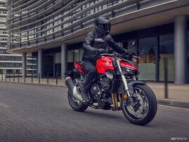 Moottoripyörä Honda CB 2025 18177943