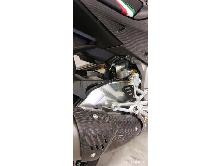 Moottoripyörä Aprilia Tuono 2020 18873447