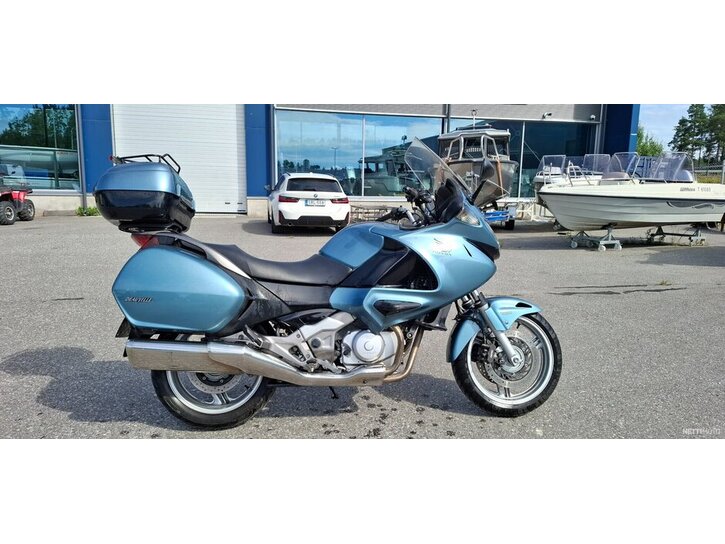 Moottoripyörä Honda NT 2006 21494191