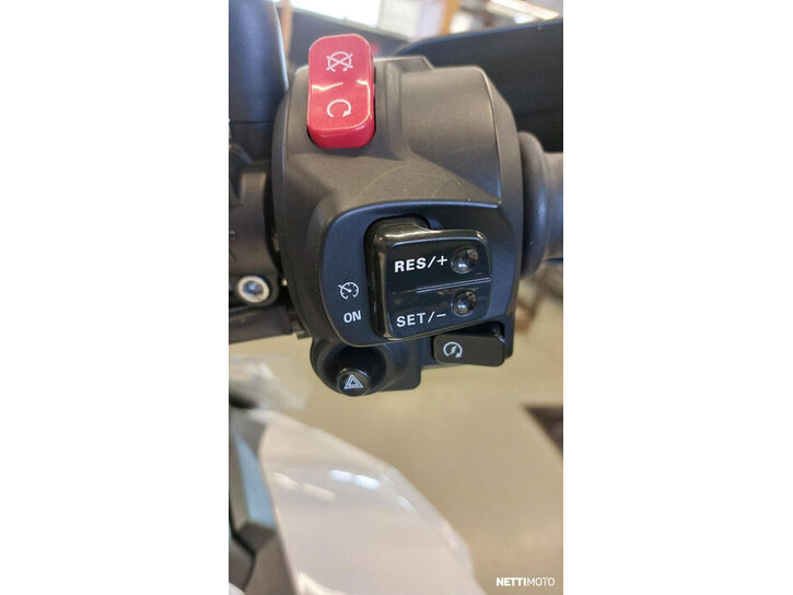 Moottoripyörä Triumph Tiger 2016 24512944