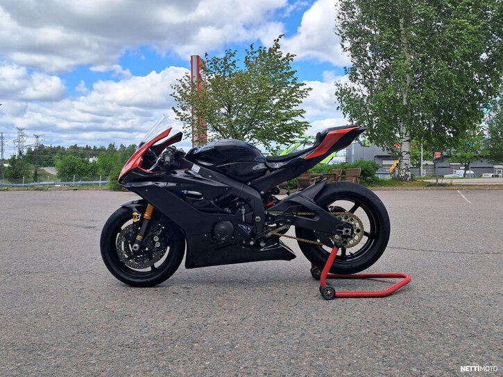Moottoripyörä Yamaha YZF-R6 2024 25565906