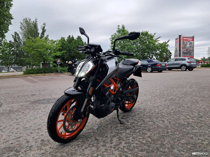 Moottoripyörä KTM 390 2022 25696484
