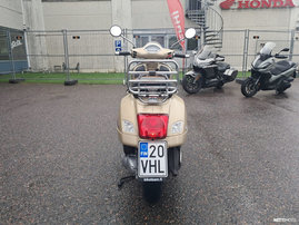 Skootteri Vespa GTS 2018 25771628