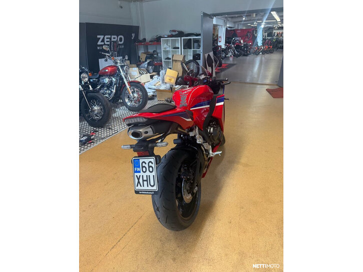 Moottoripyörä Honda CBR 2026 25781354