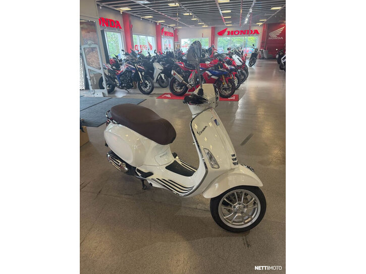 Skootteri Vespa Primavera 2022 25791646