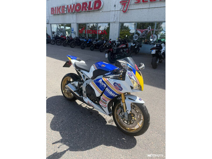 Moottoripyörä Honda CBR 2015 25876134