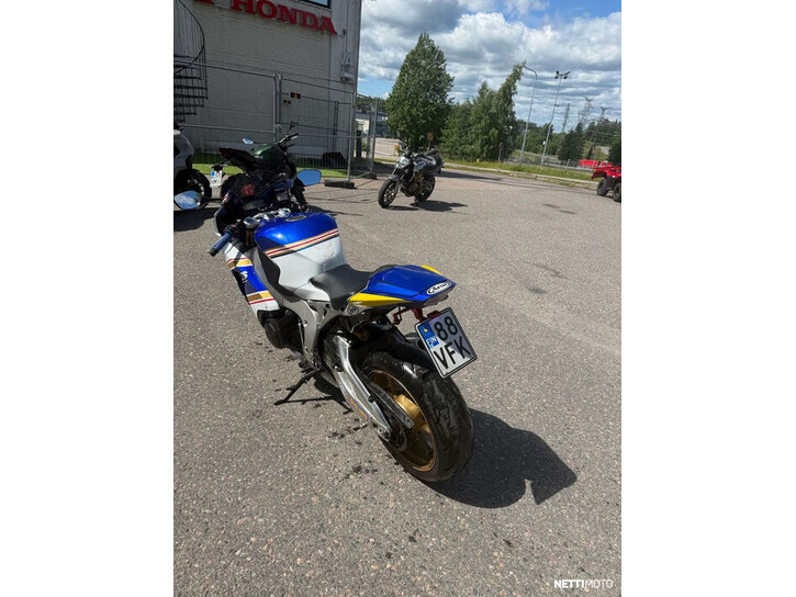 Moottoripyörä Honda CBR 2015 25876162