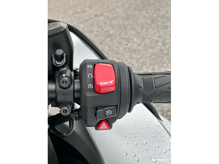 Moottoripyörä Suzuki GSX 2022 25985098