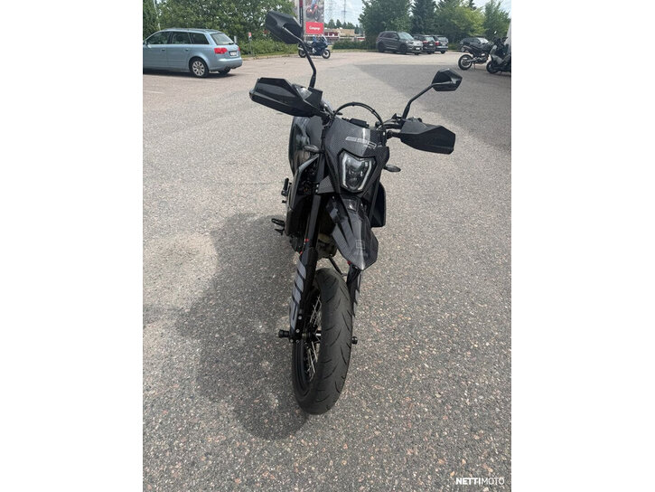 Moottoripyörä KTM 690 2024 26007023
