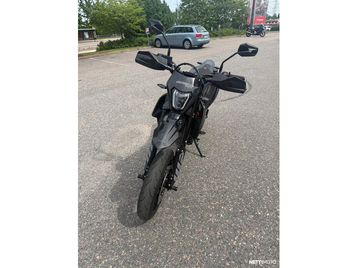 Moottoripyörä KTM 690 2024 26007026