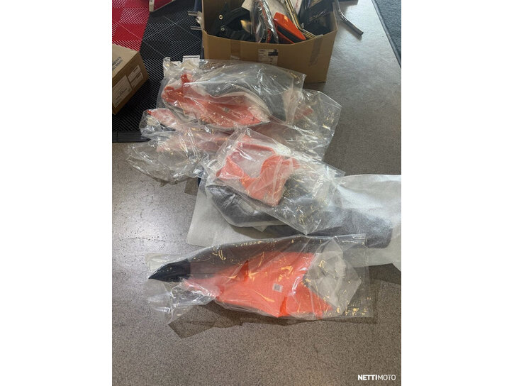 Moottoripyörä KTM 690 2024 26007040
