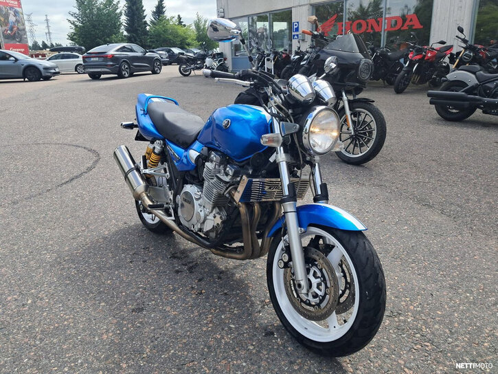 Moottoripyörä Yamaha XJR 2007 26054969