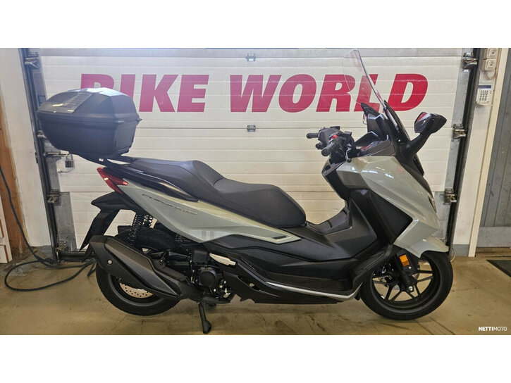 Skootteri Honda Forza 2023 26078332