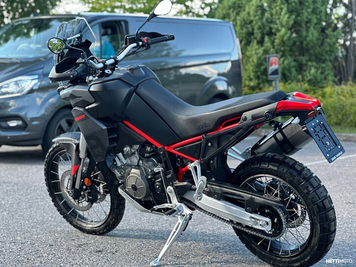 Moottoripyörä Aprilia Tuareg 2024 26235773