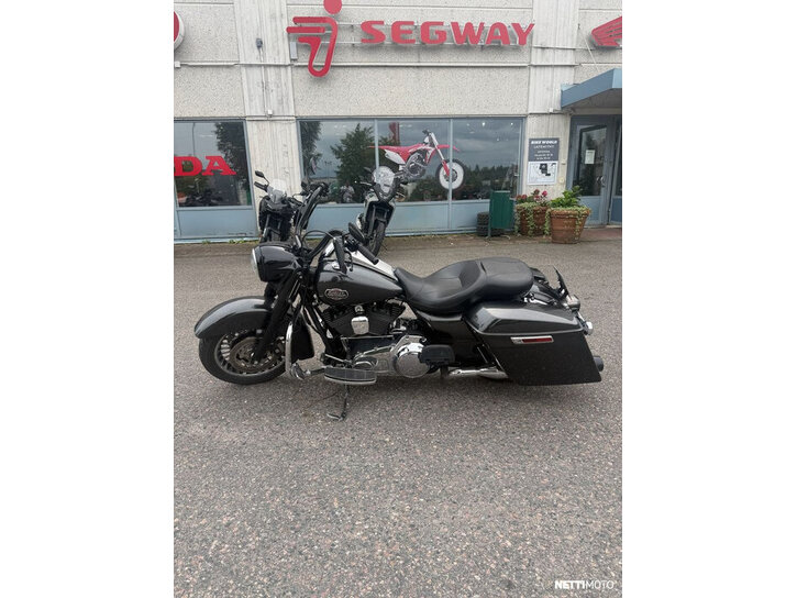 Moottoripyörä Harley-Davidson Touring 2011 26256458