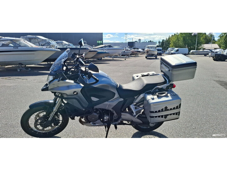 Moottoripyörä Honda VFR 2012 26342435