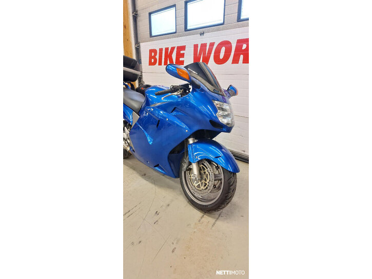 Moottoripyörä Honda CBR 2001 27051101
