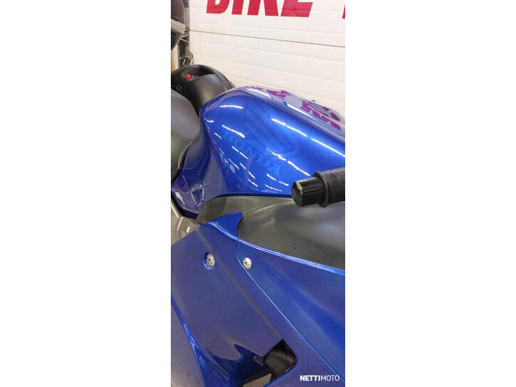 Moottoripyörä Honda CBR 2001 27051102