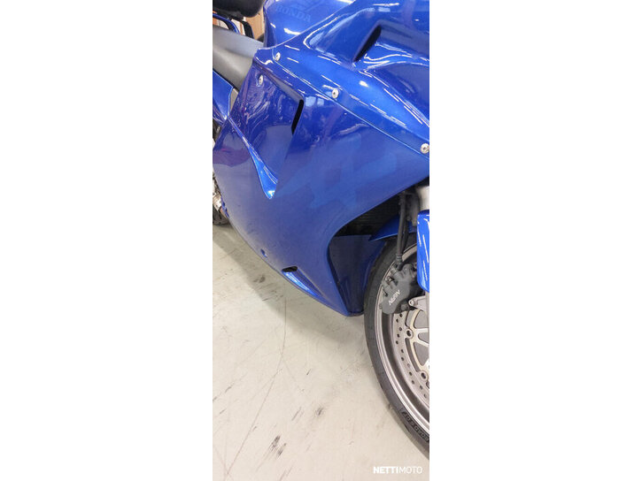 Moottoripyörä Honda CBR 2001 27051103