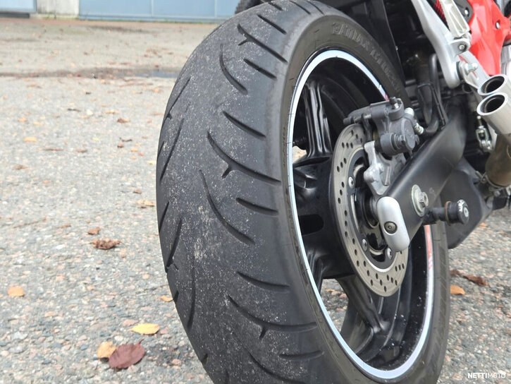 Moottoripyörä Suzuki SFV 650 Gladius 2010 27051304