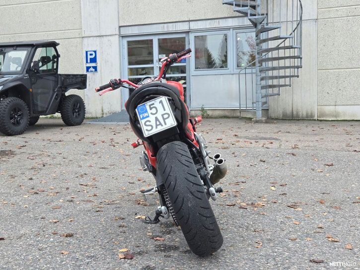Moottoripyörä Suzuki SFV 650 Gladius 2010 27051306