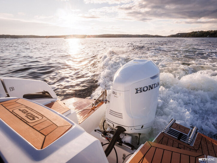 Moottorivene Silver Raptor 2025 3130200