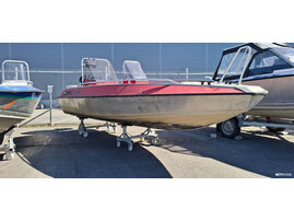 Buster L  1031110