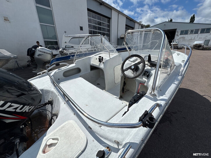 Moottorivene Suvi 4700 S Duo 2012 3365138