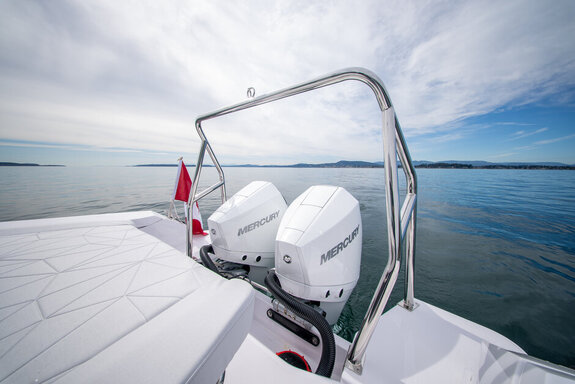 Axopar 29 XC Cross Cabin__25