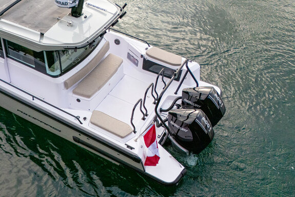 Axopar 37 XC Cross Cabin_Canada_5