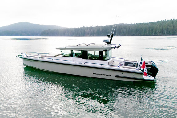 Axopar 37 XC Cross Cabin_Canada_6