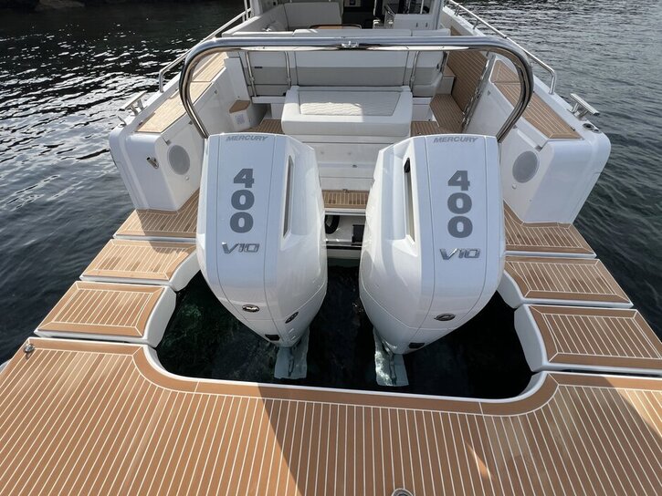 Väri: 757296