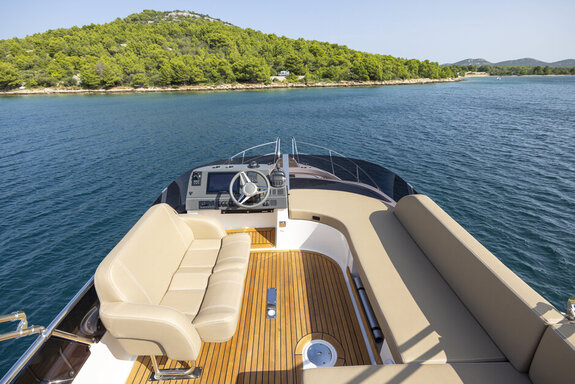 Nimbus_405_Flybridge_Q6A7414
