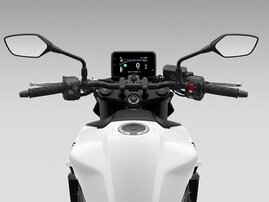 25YM CB750 Hornet Mat Pearl Glare White RHS 011