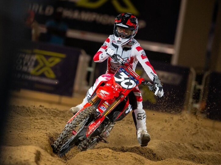 Väri: Extreme Red