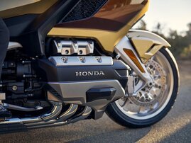 25YM GL1800 Gold Wing Tour 50th Anniversary DCT Airbag YR387N Eternal Gold 14