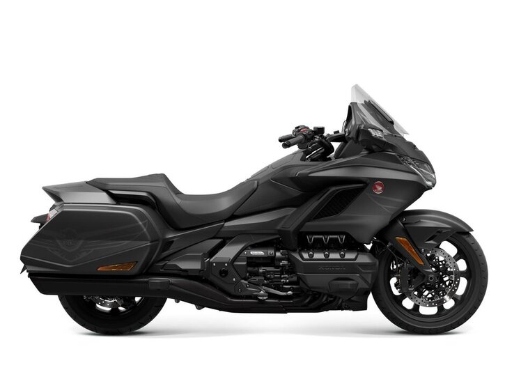 Väri: Black Ballistic Metallic