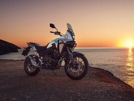 26YM 01 NX500 EClutch NHB61P PearlHorizonWhite aws 16